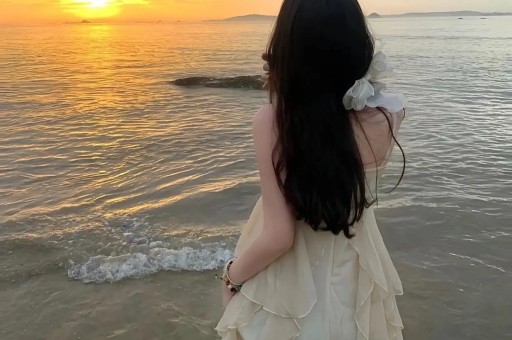 没想到出轨传闻线个月后许凯竟走上了另一条上坡路